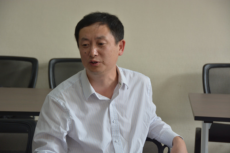 纪志成副校长参加光电系教工党支部专题组织生活会